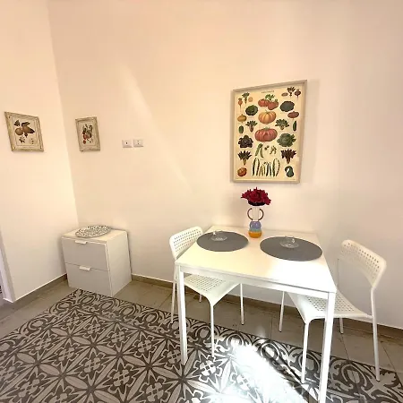 Sun&sea 1 * בארי